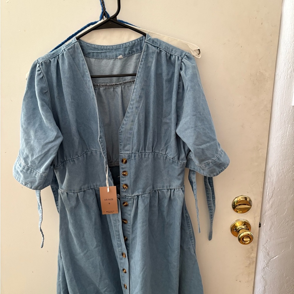 Elegant Blue Denim Dress - Picture 2 of 4